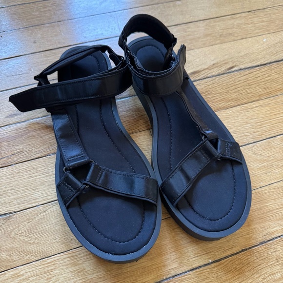 Zara Black Strappy Sandals Teva Style - Picture 3 of 7